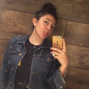 Meet your Posher, Valentina